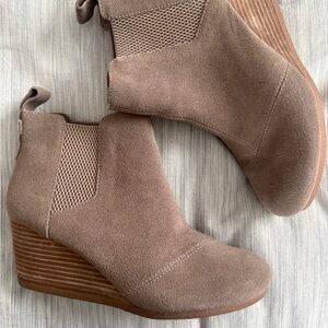 Toms Women's Brown Suede Wedge Boots